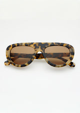 [Color: Milky Tortoise] Tortoise shell sunglasses with brown lenses on a white background