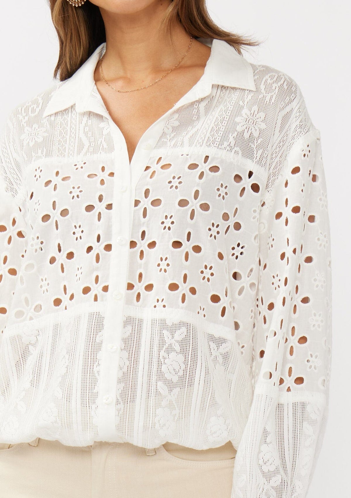 トップス Embroidery Patchwork Shirts Women's Patchwork Lace & Eyelet Shirt | LOVESTITCH