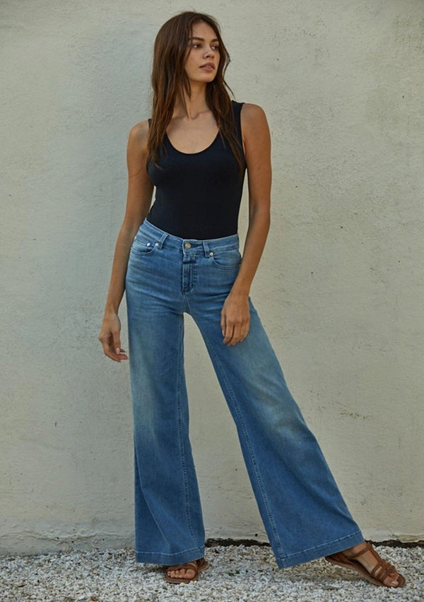 [Color: Black] Seamless black tank top