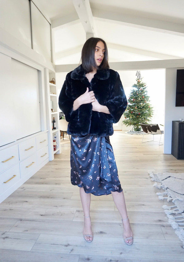 [Color: Black] A holiday season must have, this vintage inspired classic black faux fur jacket with an exaggerated collar is beautiful, soft and perfect for holiday parties.