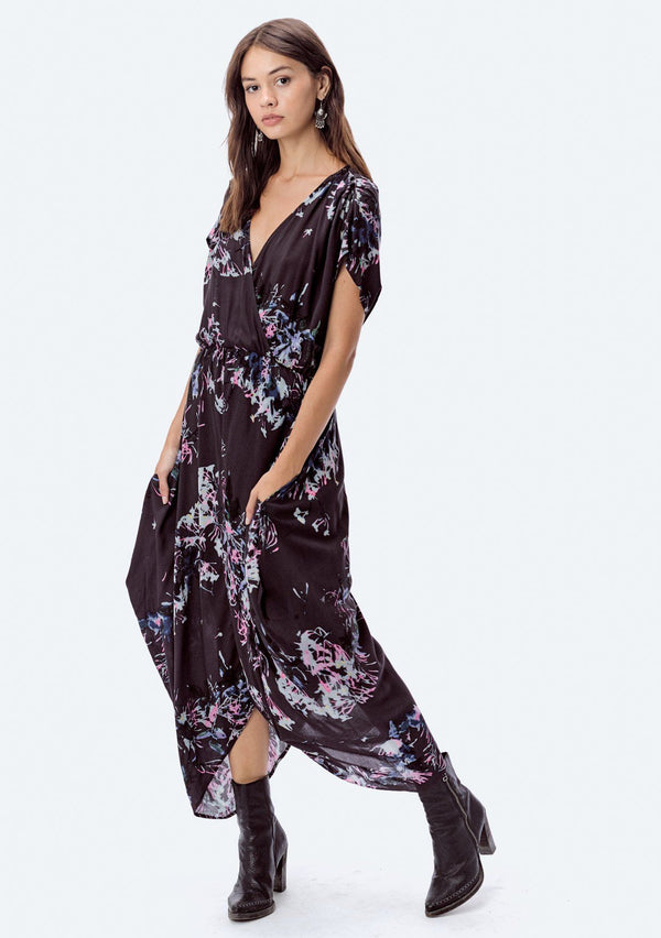 [Color: Black/Blue] Lovestitch cute floral printed maxi dress with plunging V-neckline.